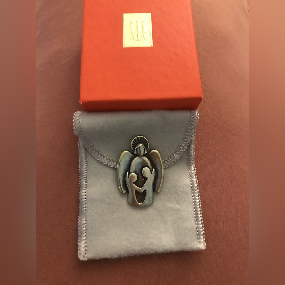 (NEW) Rare, retired James Avery Silver Brooche